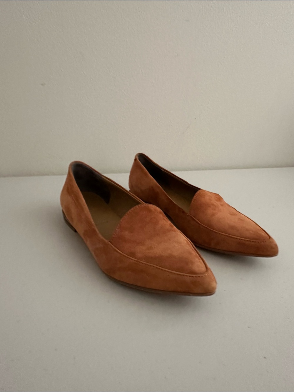 Everlane Italian Suede Pointed Toe Loafers Flats Cognac Brown Size 7.5 Old Money - Picture 3 of 8